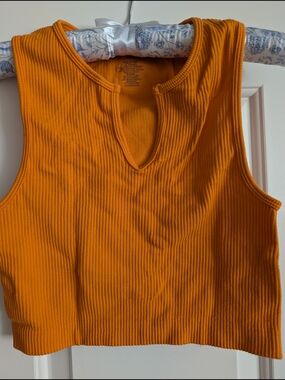 Ribbed Notch-Neck Crop Tank